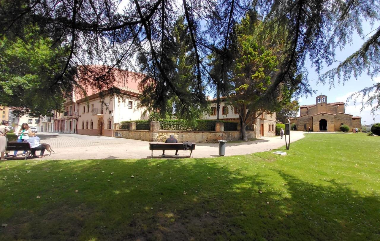 Apartamentos Santullano 1 Oviedo Bagian luar foto