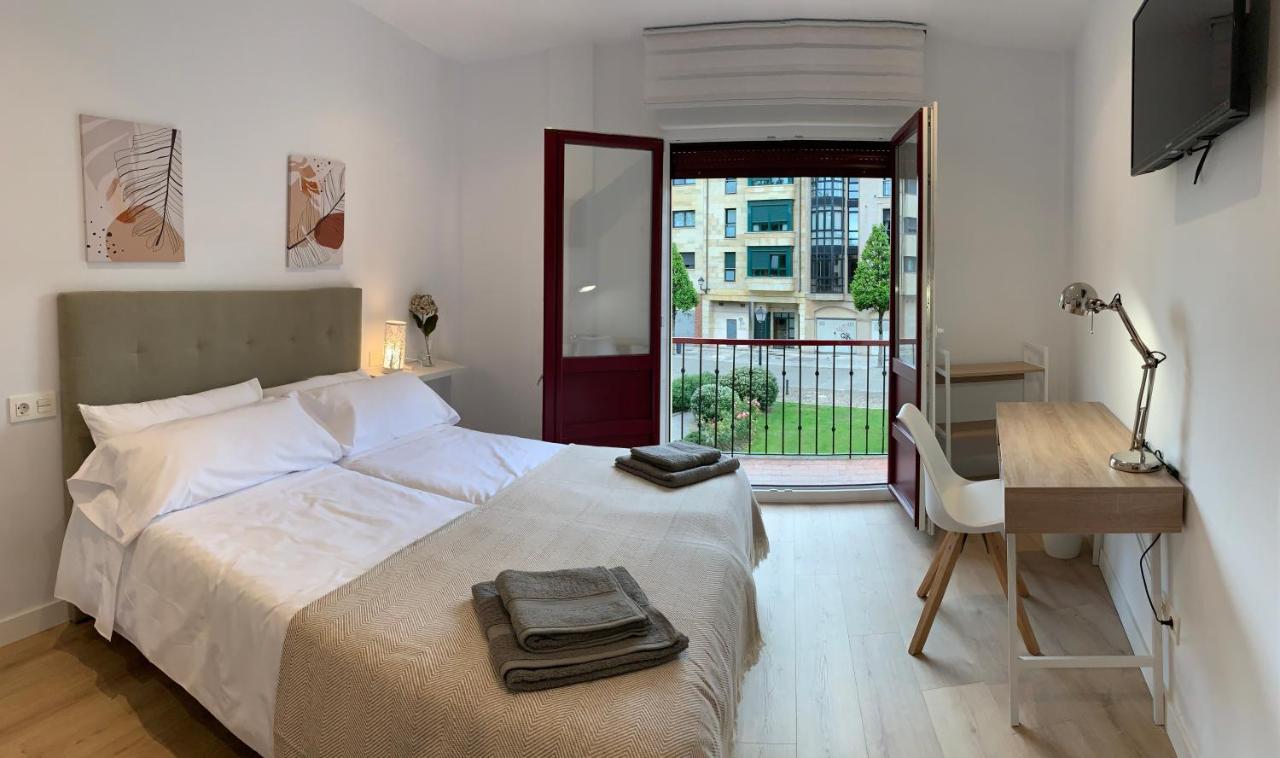Apartamentos Santullano 1 Oviedo Bagian luar foto