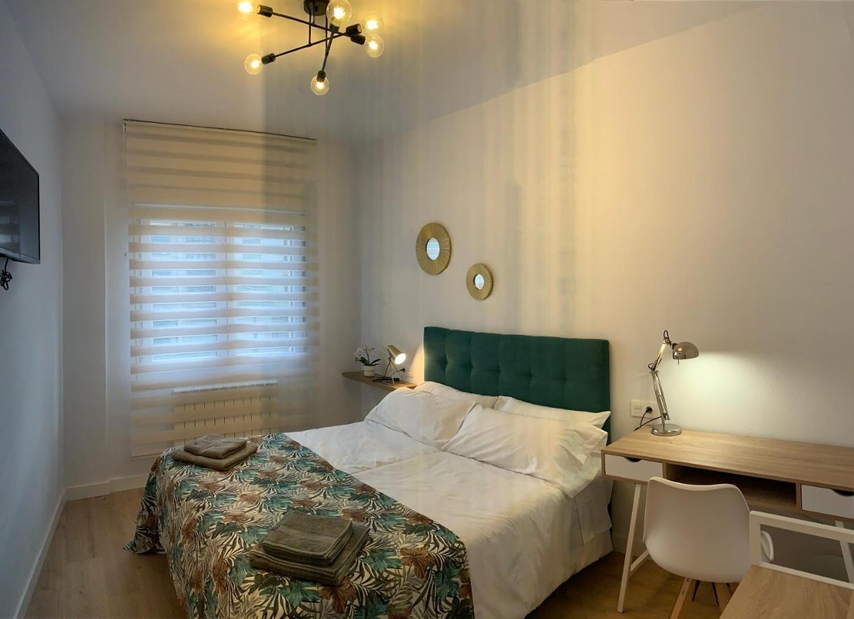 Apartamentos Santullano 1 Oviedo Bagian luar foto