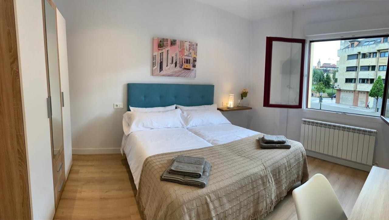 Apartamentos Santullano 1 Oviedo Bagian luar foto